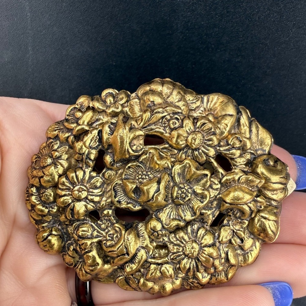 Vintage Dress‎ Clip Repousse Gold Tone Flower